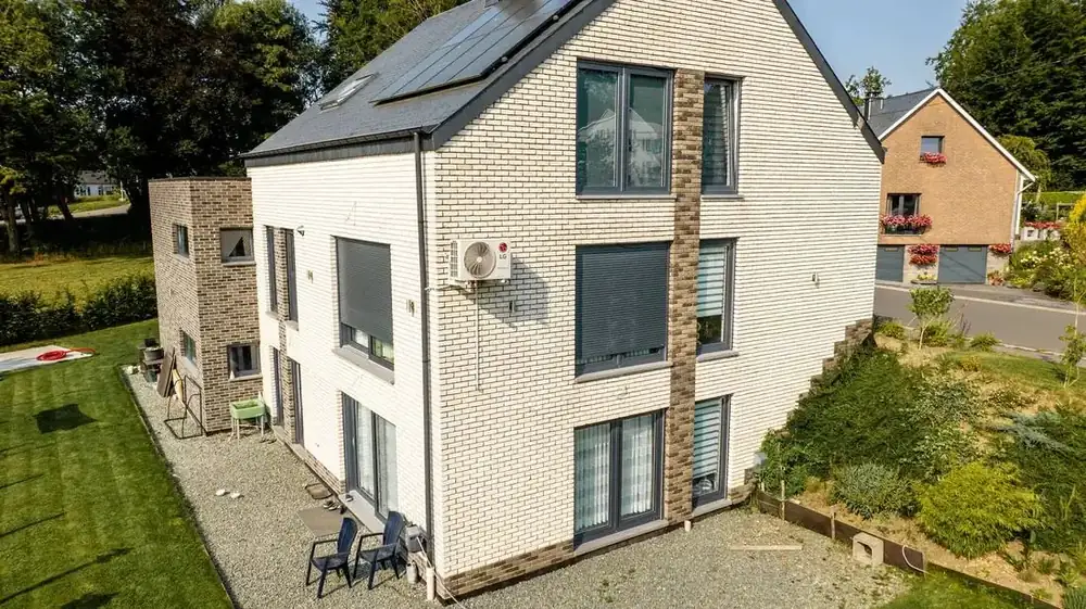 Maison à Libramont — vue aérienne côté jardin