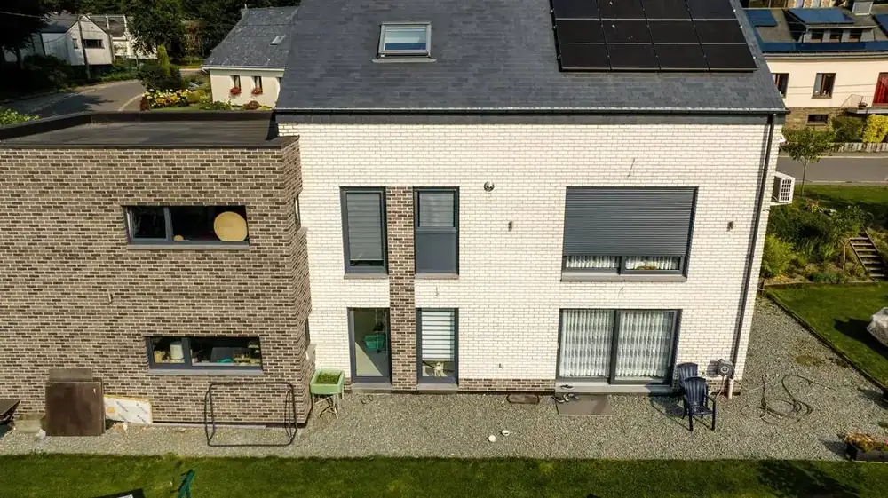 Maison à Libramont — vue aérienne d'ensemble