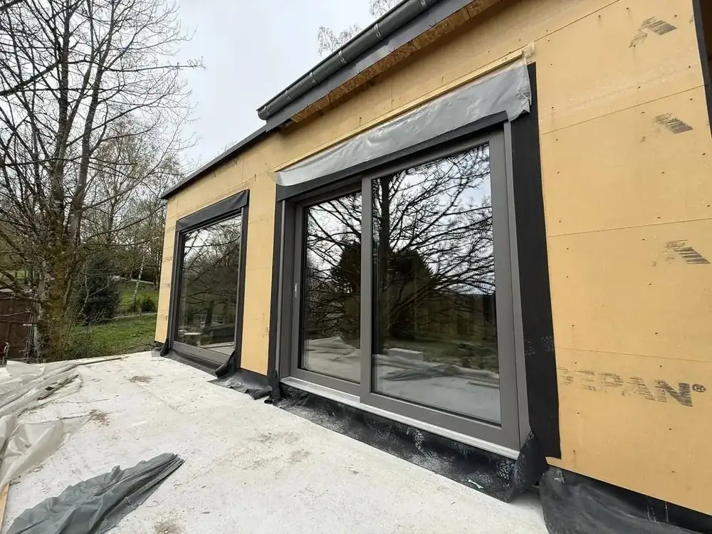 Maison à Les Hayons — grand coulissant d'angle