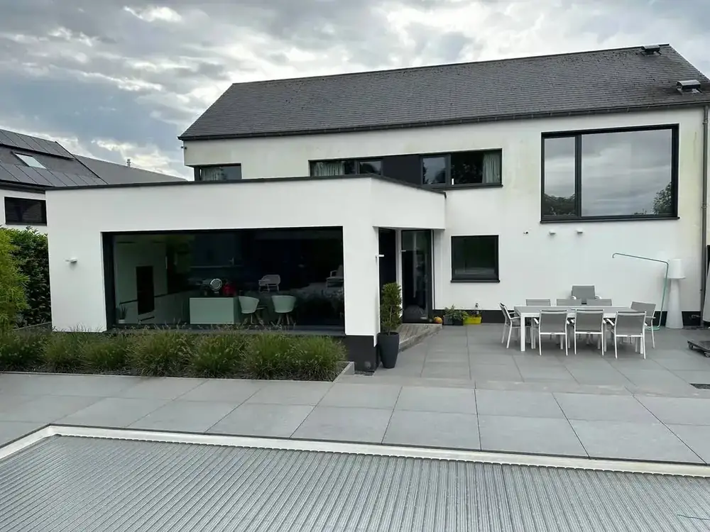 Maison à Arlon — façade arrière et terrasse