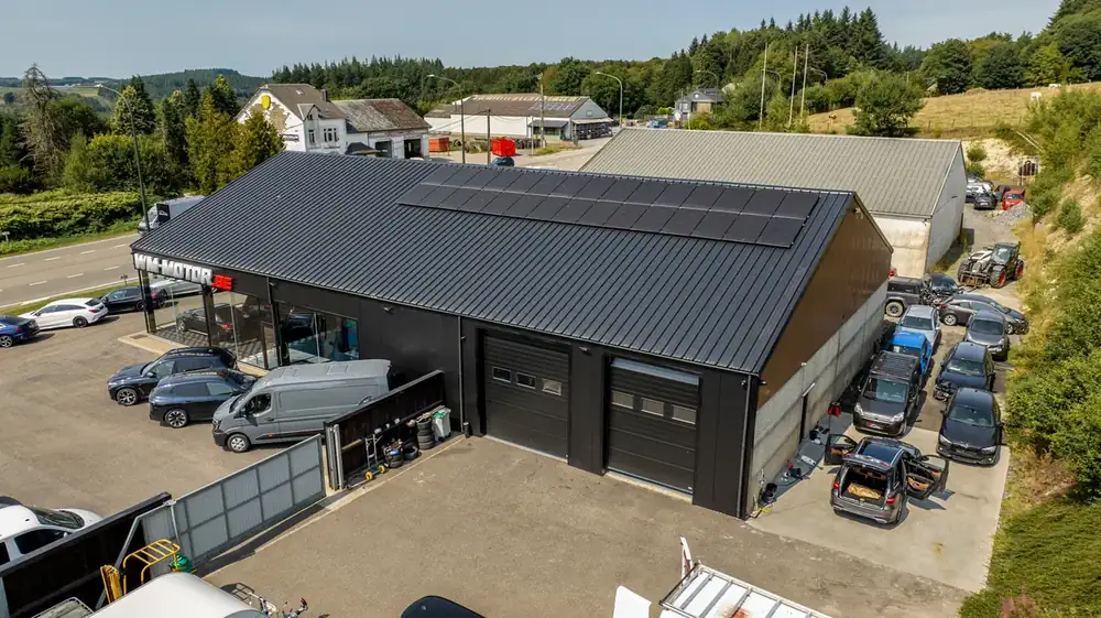 Garage WM à Bouillon — vue aérienne de l'ensemble