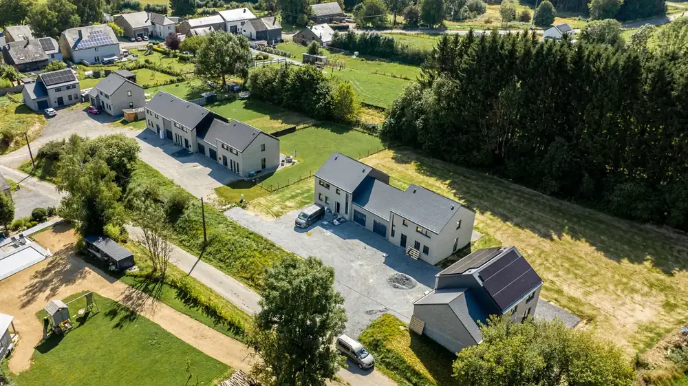 Lot de 8 maisons — vue aérienne d'ensemble
